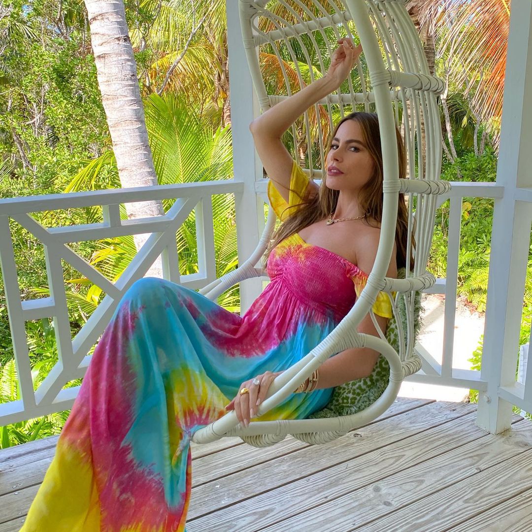 Sofia Vergara Shares Bikini Selfie, Shows Off Tropical Vacay Looks