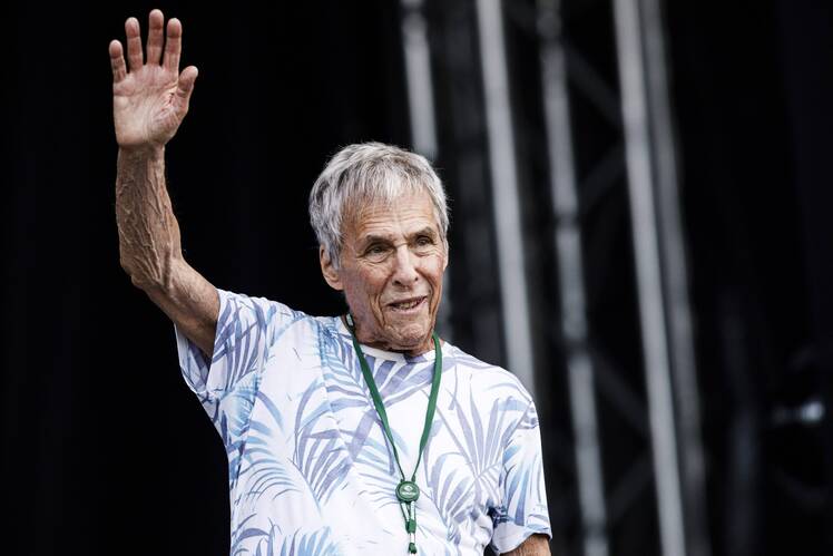 Burt Bacharach Opens Up About His Musical 'Some Lovers' That Has 'Some of the Best Songs' He's Written