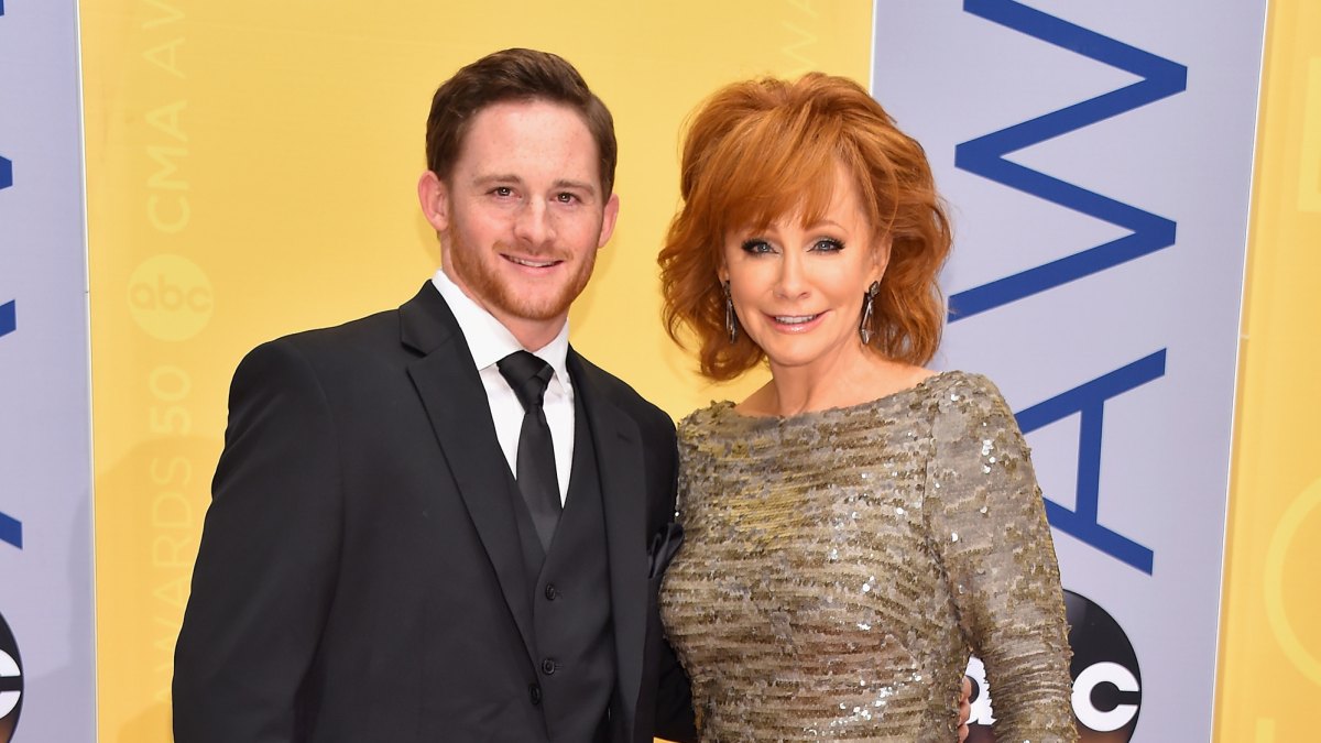 ‘Reba’ TV Show Being Rebooted? Reba McEntire Cast Reunion Closer Weekly