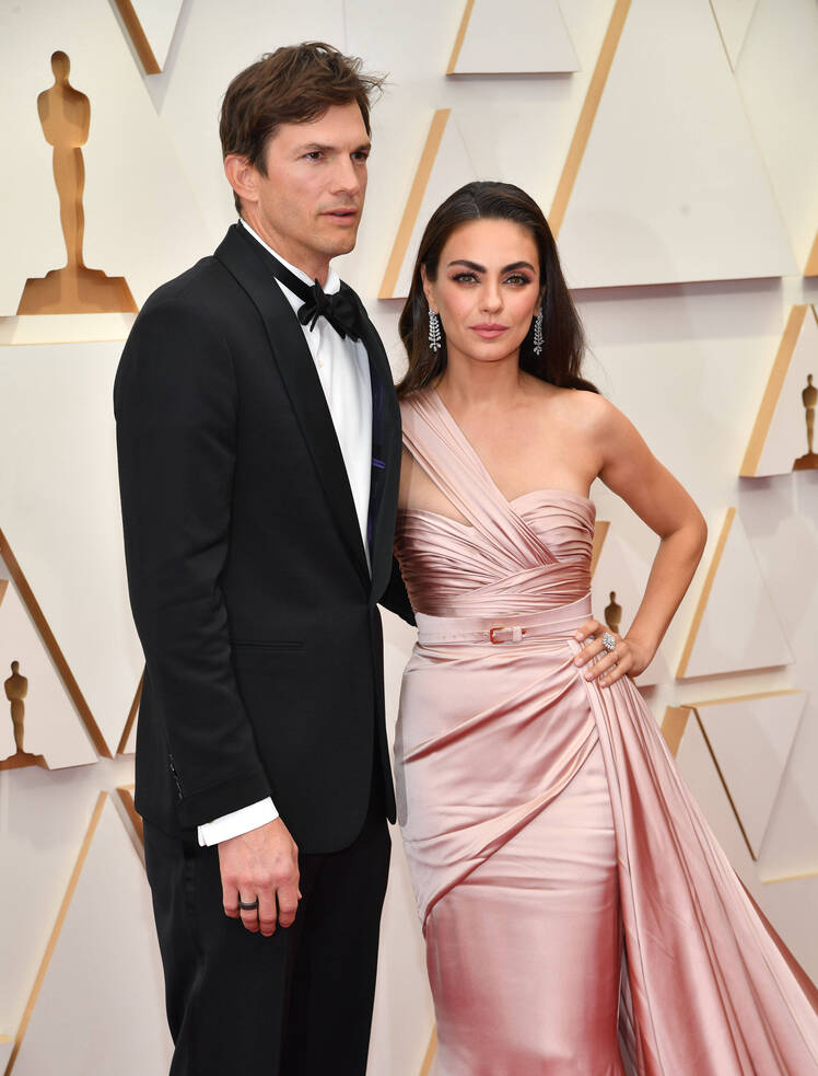 Mila Kunis and Ashton Kutcher Make Rare Red Carpet Appearance at 2022 Oscars: See Photos