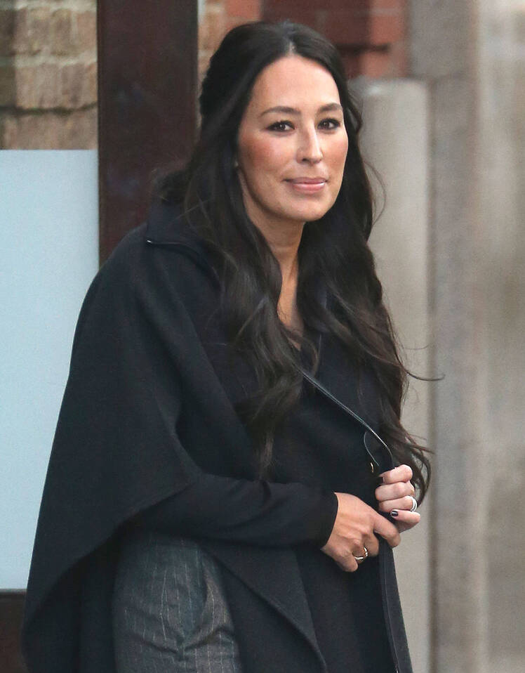Joanna Gaines No Makeup Photos: Bare-Faced Pictures 