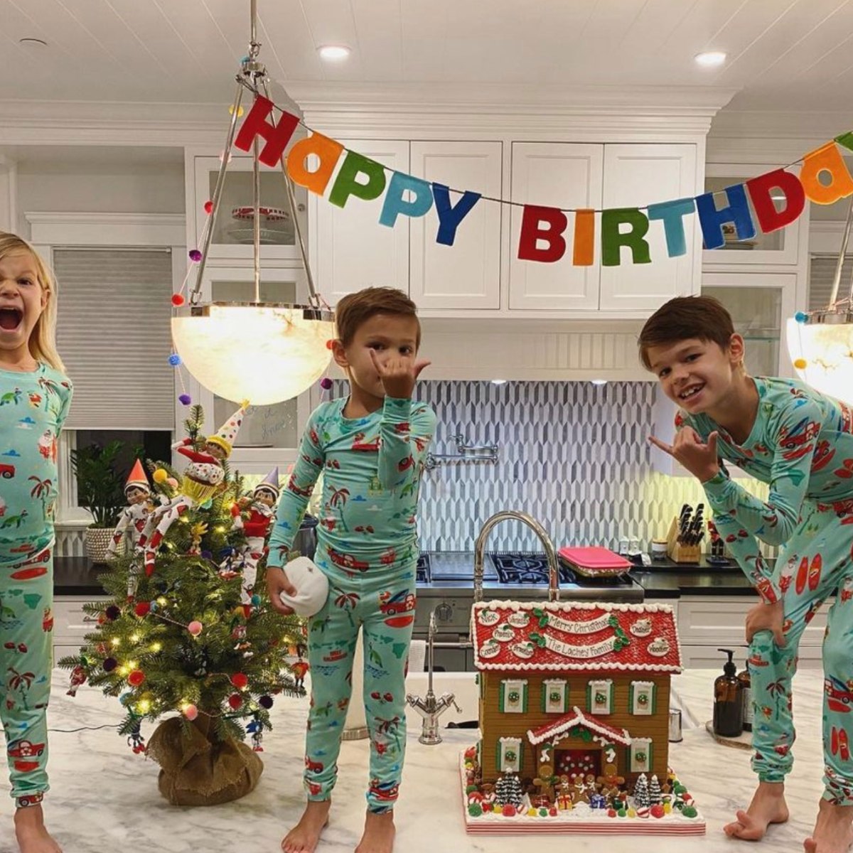 Nick Lachey and Vanessa Lachey Celebrate Thanksgiving with Their 'Hawaii  Family