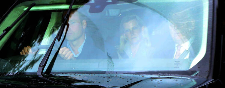 Prince William drives Prince Andrew, Sophie, Countess of Wessex and Prince Edward into Balmoral after reports that Queen Elizabeth is under 'medical supervision', Balmoral, Scotland, UK