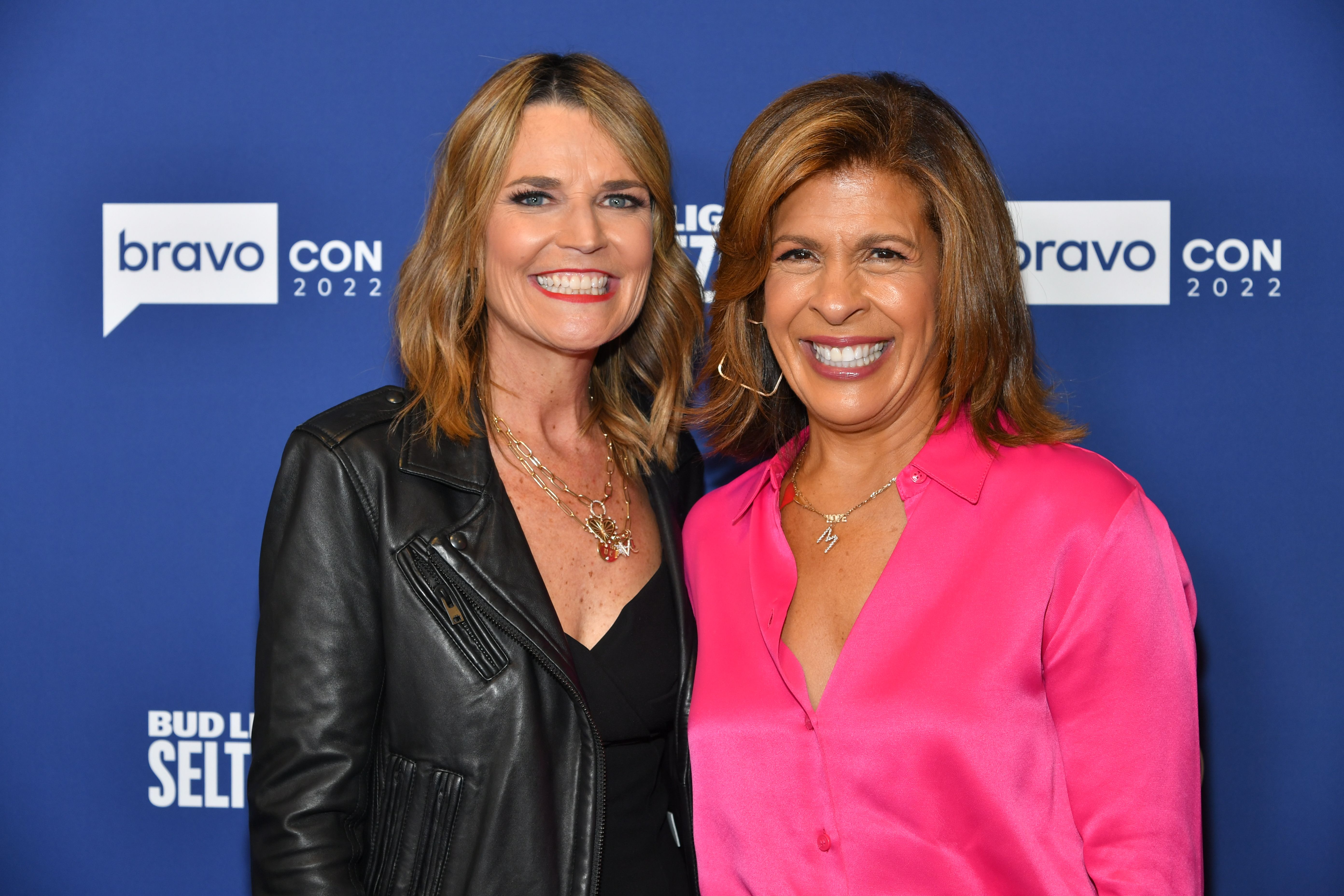 Are Savannah Guthrie, Hoda Kotb Friends? Feud Rumors, Quotes | Closer ...