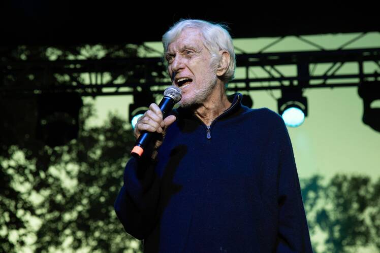 Dick Van Dyke Car Accident: Injuries, What Happened