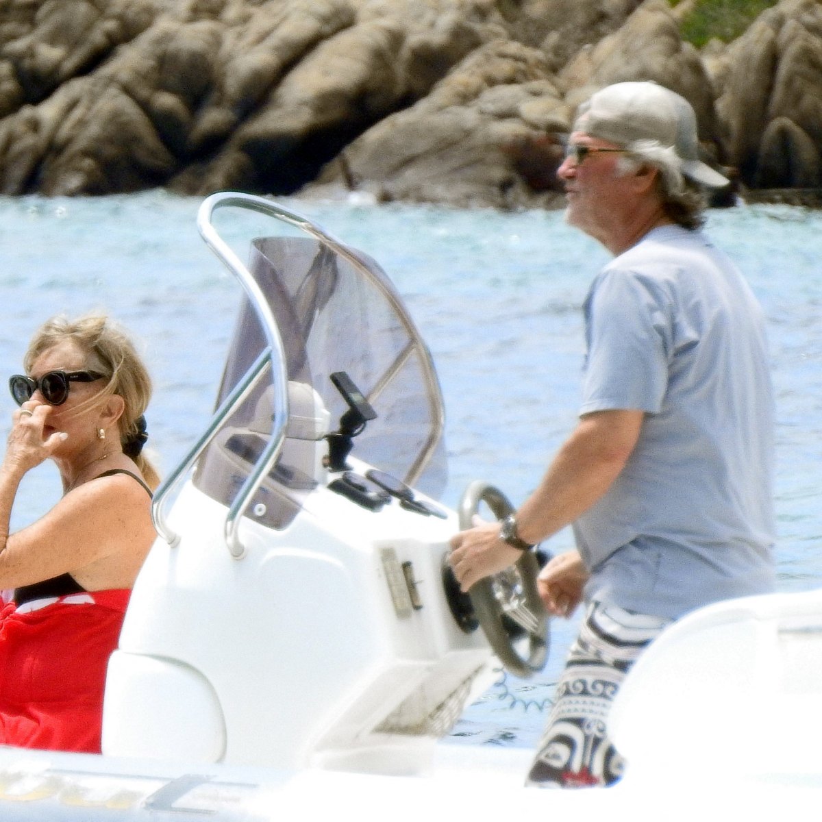 Goldie Hawn looks ageless in black bathing suit during Greece