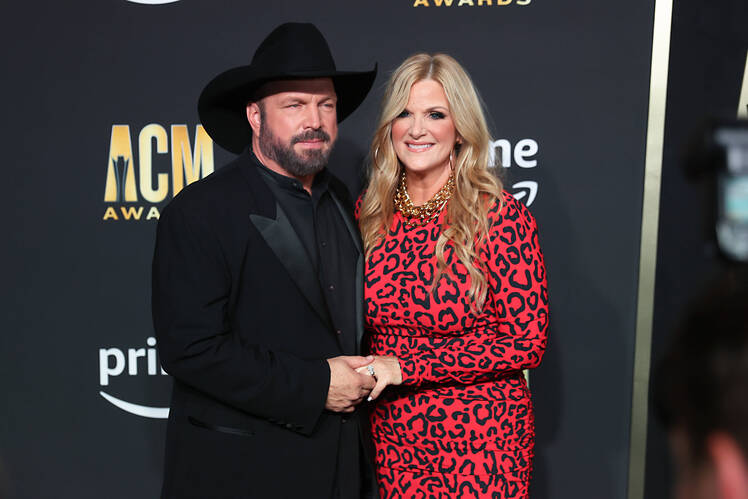 Inside Garth Brooks and Trisha Yearwood’s 17-Year Marriage: ‘Very Silly’