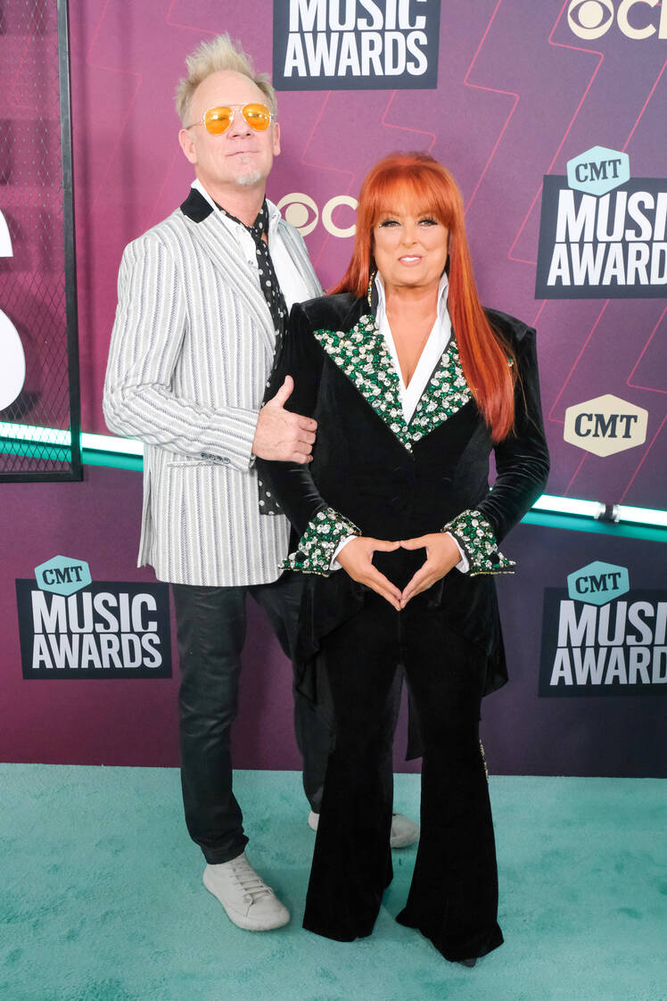 wynonna judd cactus moser relationship timeline