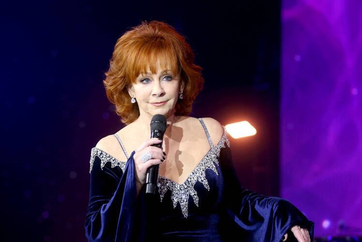 Reba McEntire Cries During The Voice Knockout Rounds
