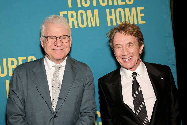 Steve Martin ‘Gossips’ With Pal of 40 Years Martin Short