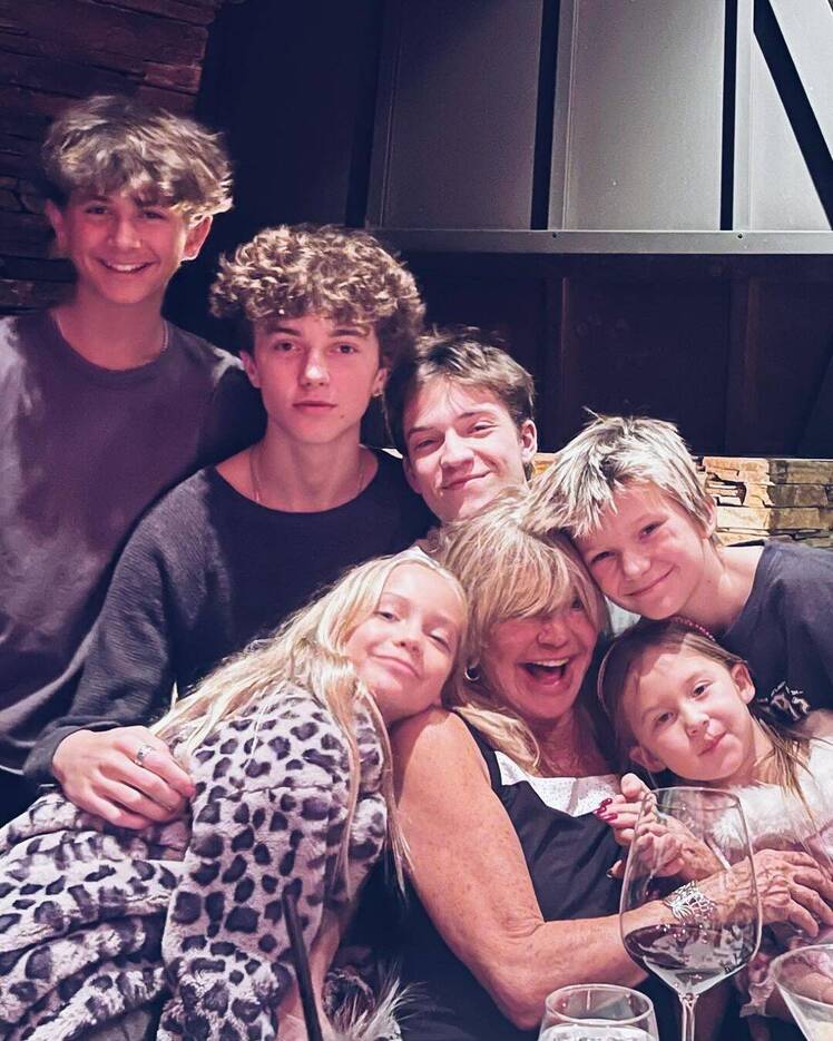 Goldie Hawn with her grandkids