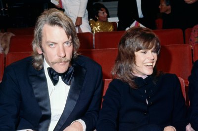 Jane Fonda 'Heartbroken' Over Ex Donald Sutherland's Death