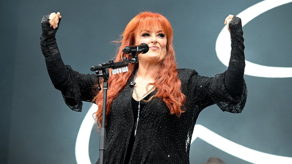 Country Legends Jump to Help Wynonna Judd With Latest Hardships