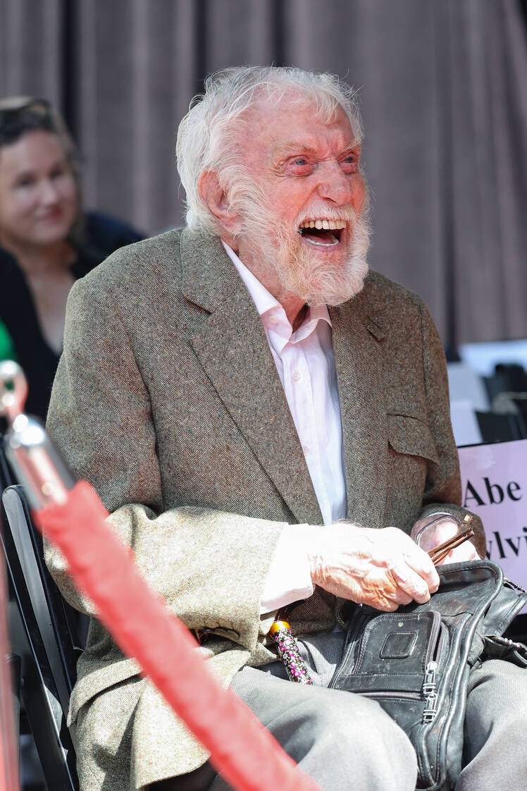 Dick Van Dyke Is 'Praying' He Makes It to His 99th Birthday