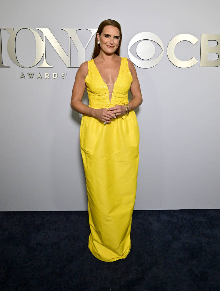 Brooke Shields Reveals ‘Where My Courage Comes From’ (Exclu)