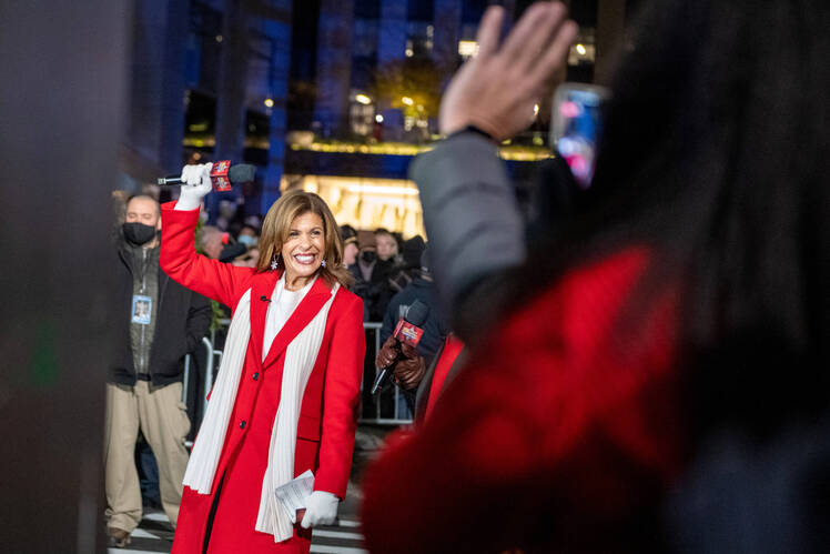 Hoda Kotb Felt Mom Guilt Before Making Decision to Leave Today