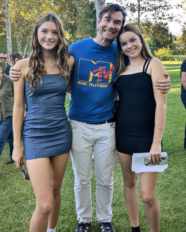 Jerry O’Connell Shares New Photo of Twin Daughters 
