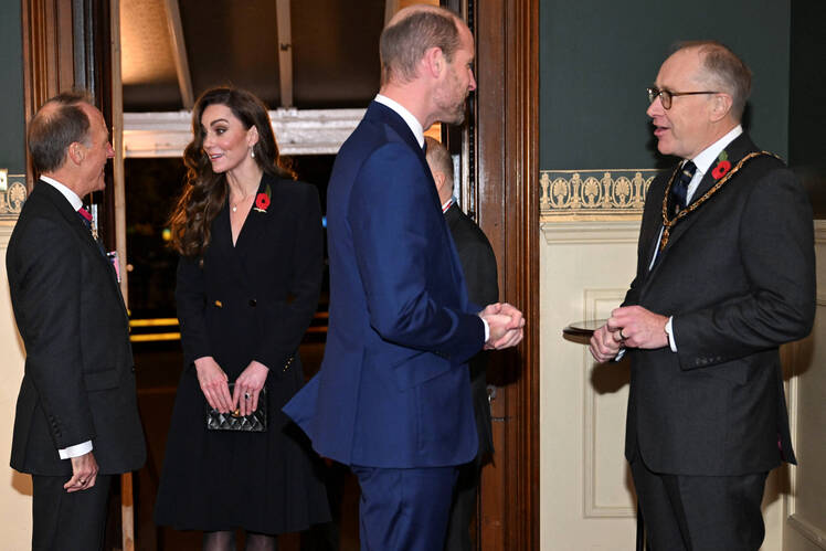 Kate Middleton Joins Family at Remembrance Day Ceremony