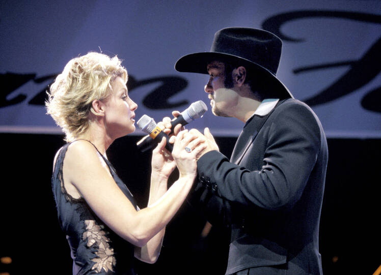 Faith Hill and Tim McGraw 'Acting Like a Couple of Newlyweds' (EXCL)