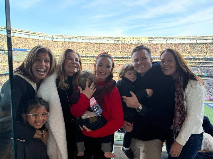 Hoda Kotb and Kathie Lee Gifford Reunite at NFL Game