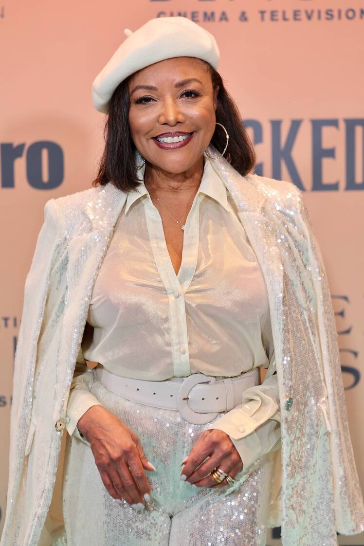 Lynn Whitfield Believes 'Aging Is Something to Embrace' (Exclu)