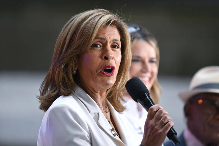 Hoda Kotb Admits It's 'Scary' to Leave 'Today' After 17 Years, Reflects on Starting a 'New Life'