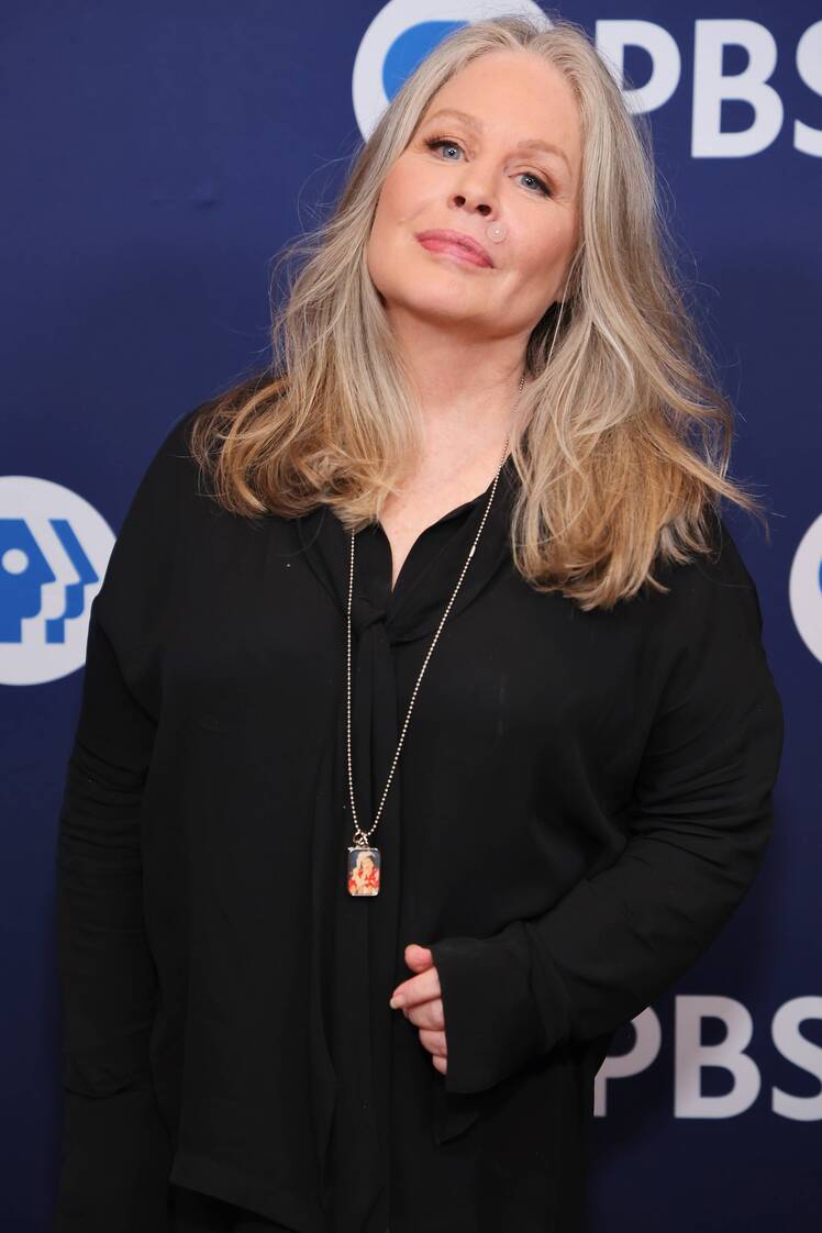 beverly d'angelo pursuing singing career
