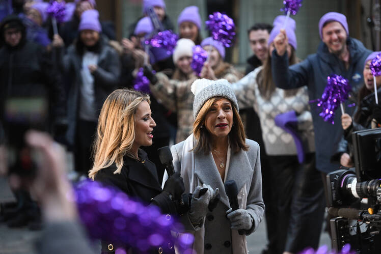 Savannah Guthrie Says Hoda Kotb 'Would Be an Amazing Cult Leader'