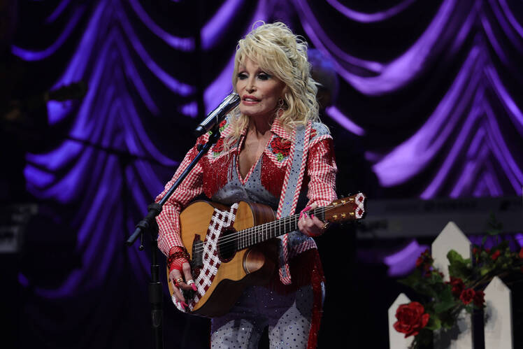 Dolly Parton Speaks Out in Statement After Husband Carl Dean's Death