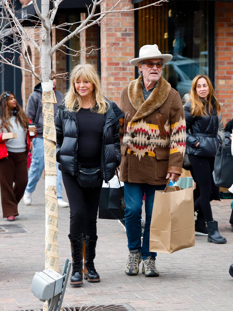 Goldie Hawn and Kurt Russell Hold Hands During L.A. Date Night