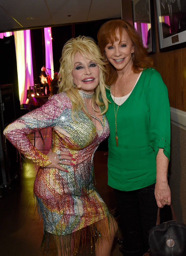 Reba McEntire Show's Support for Dolly Parton After Husband's Death