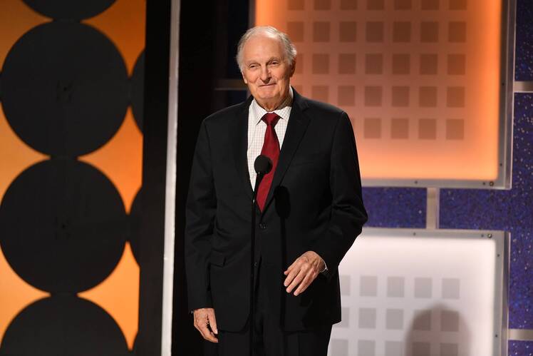 GettyImages-1198964746 Alan Alda Reflects on Life With Parkinson's Disease and Prosopagnosia