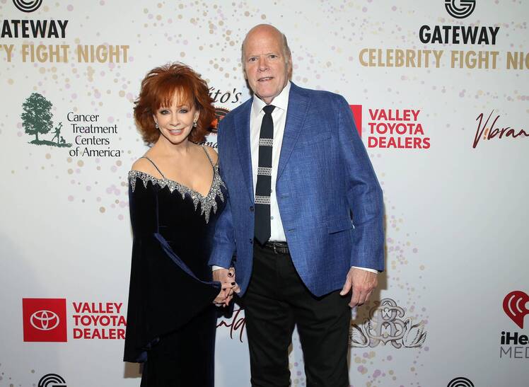 GettyImages-1384688923 Reba McEntire Would 'Say Yes' If Longtime Partner Rex Linn Proposed