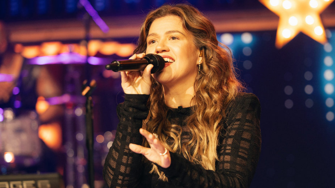 Kelly Clarkson Golden